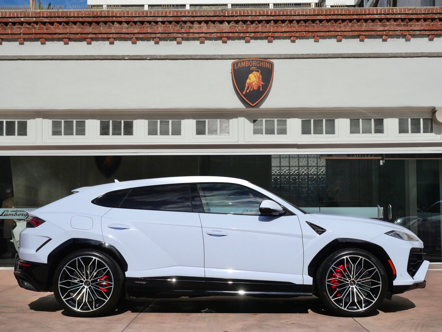 Used 2026 Lamborghini Urus Performante AWD/4WD image 2