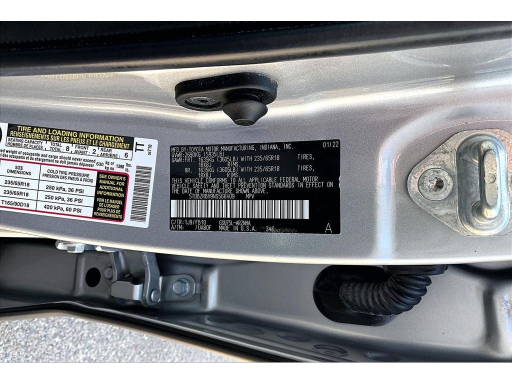 Used 2022 Toyota Highlander LE AWD/4WD image 36