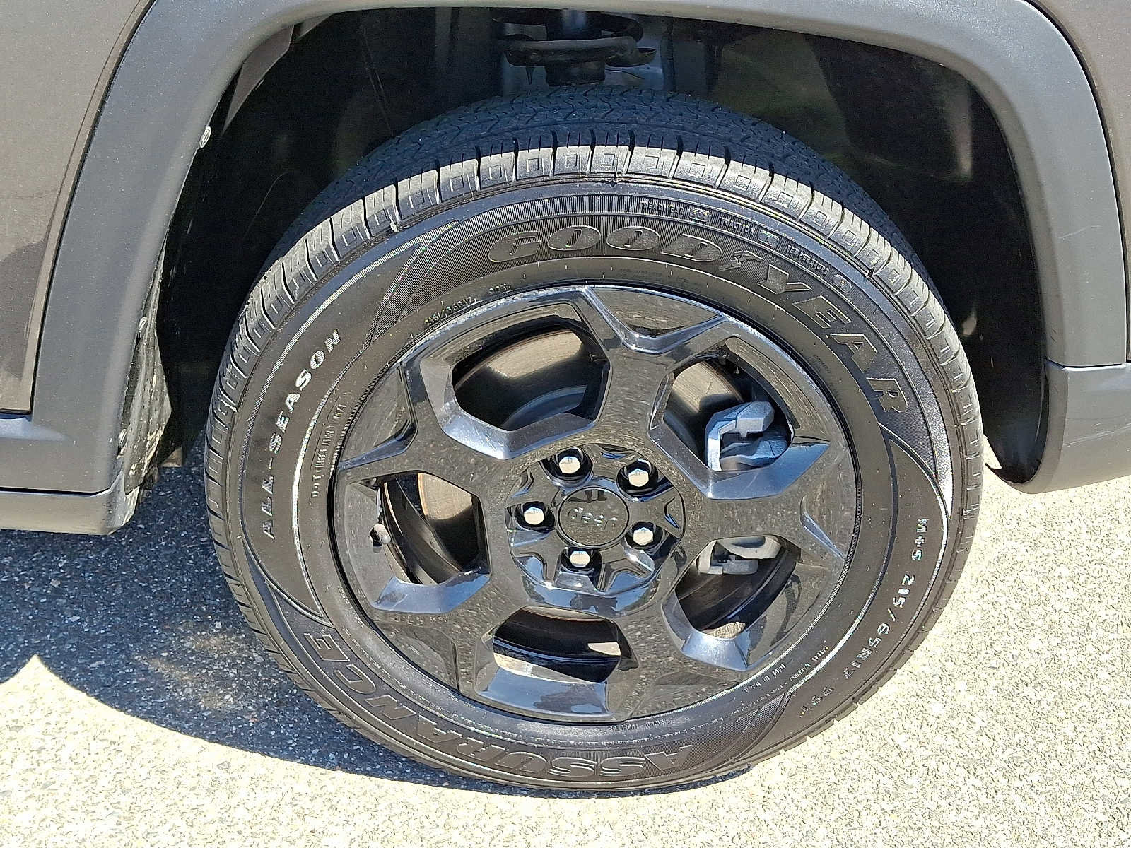 Used 2024 Jeep Compass Trailhawk image 9