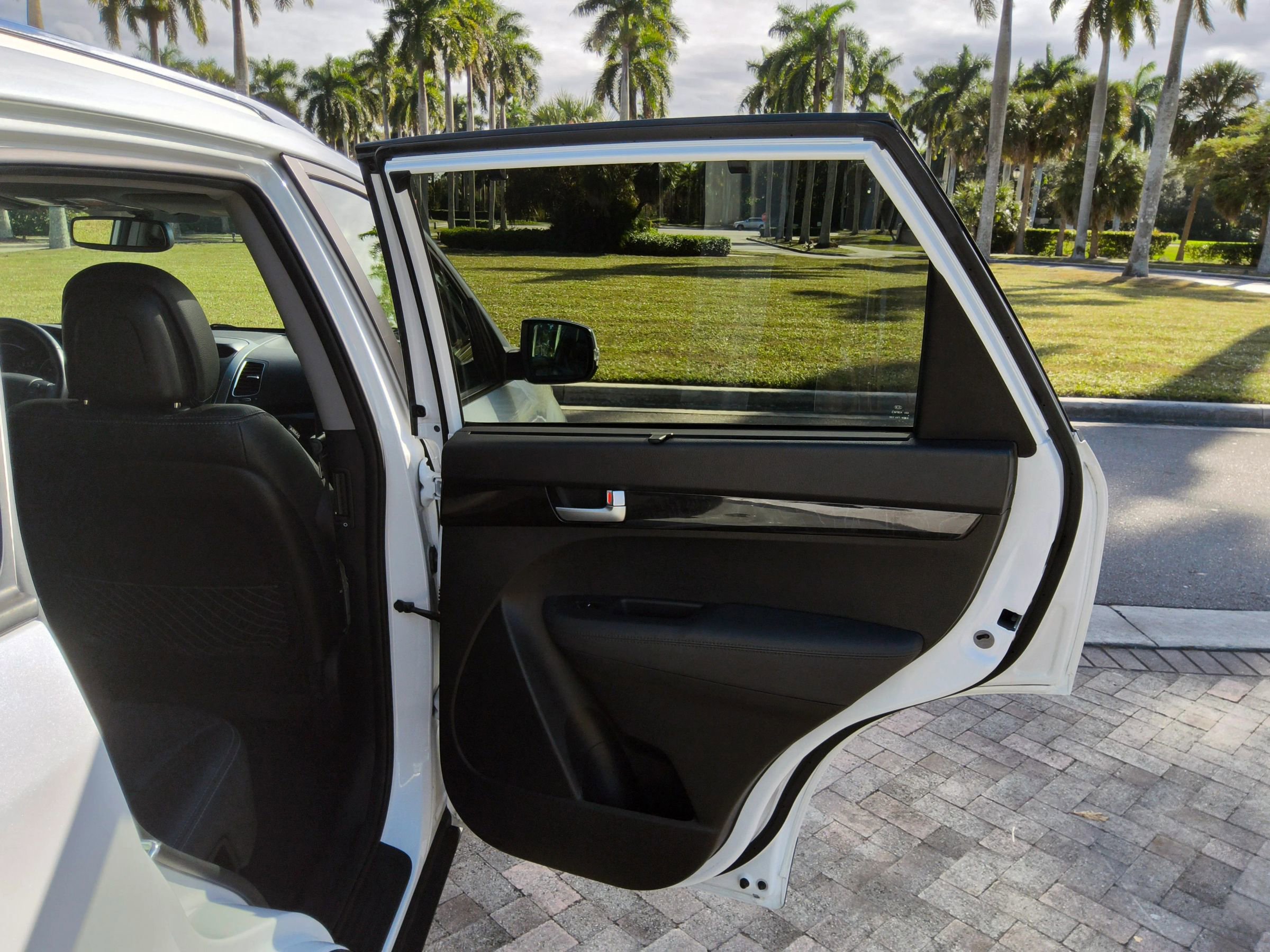 Used 2015 Kia Sorento EX w/ EX V6 Touring Package image 30