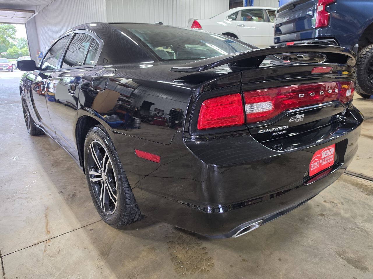 Used 2014 Dodge Charger R/T AWD/4WD image 6