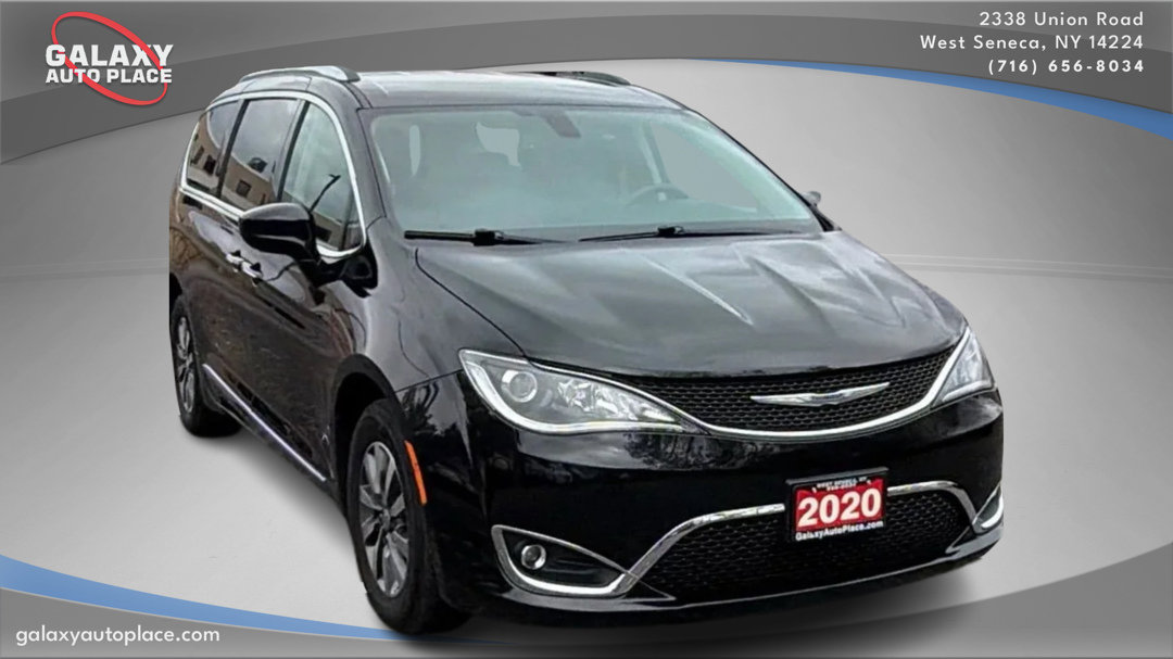 Used 2020 Chrysler Pacifica Touring-L Plus image 3