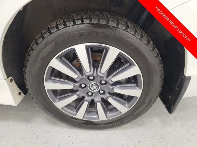 Used 2019 Toyota Sienna XLE w/ XLE Navigation Package image 10