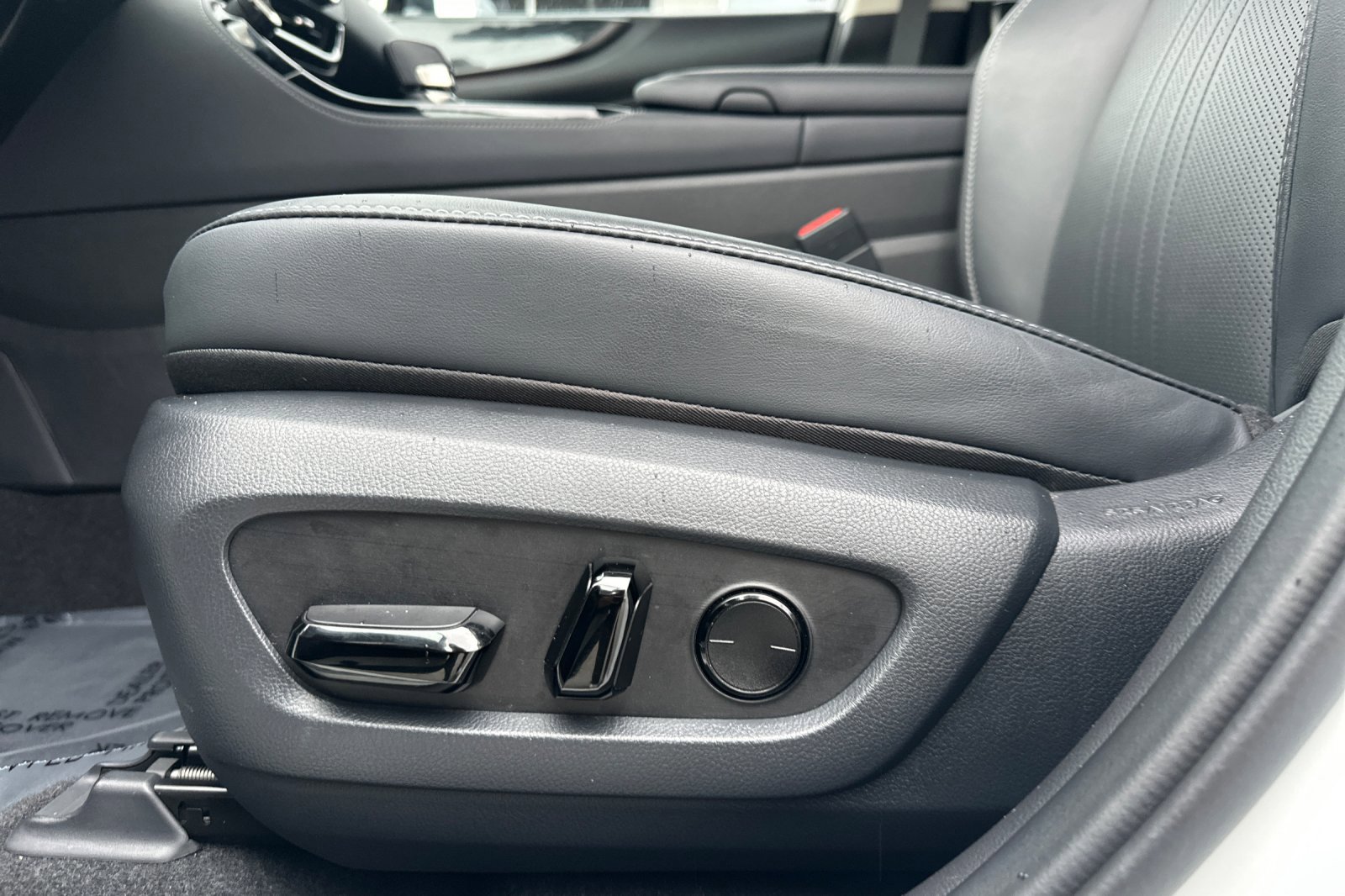 Certified 2025 Lexus NX 350h AWD w/ Premium Package image 13