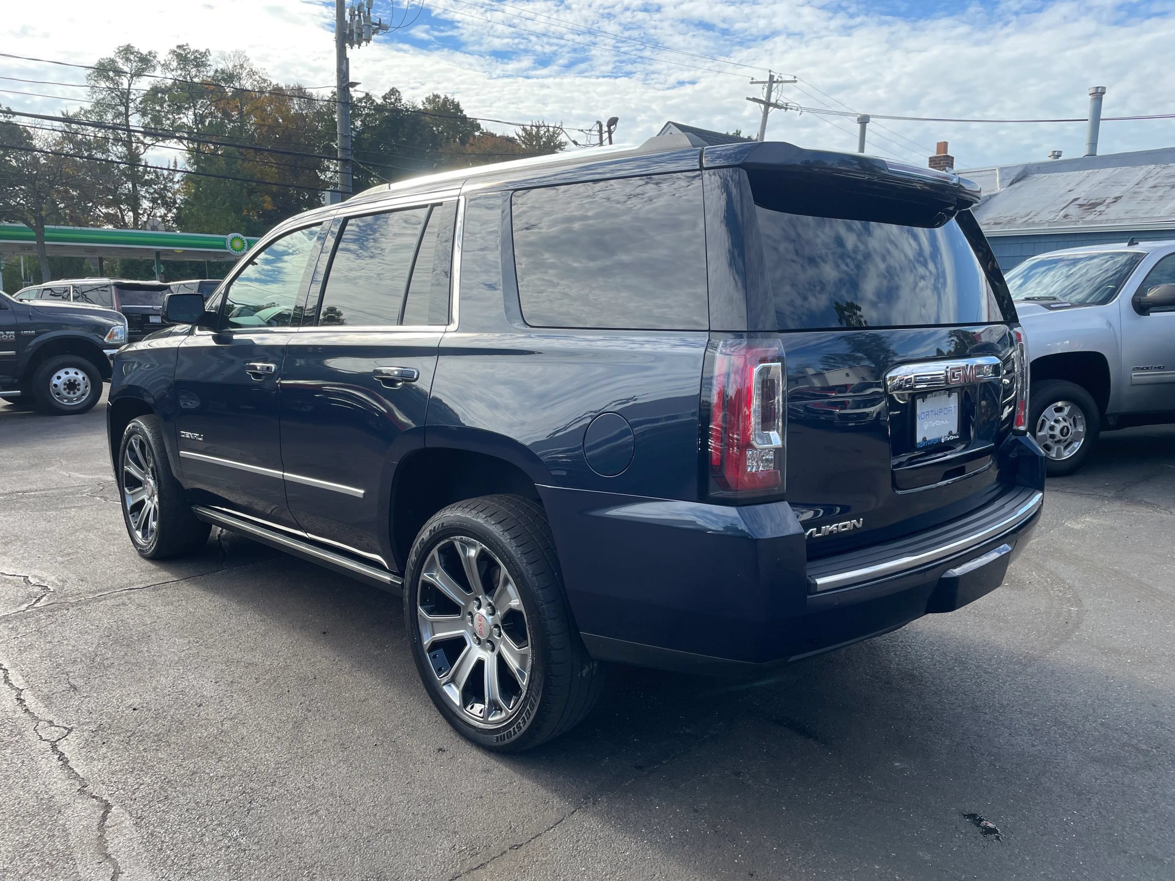 Used 2018 GMC Yukon Denali w/ Open Road Package AWD/4WD image 3