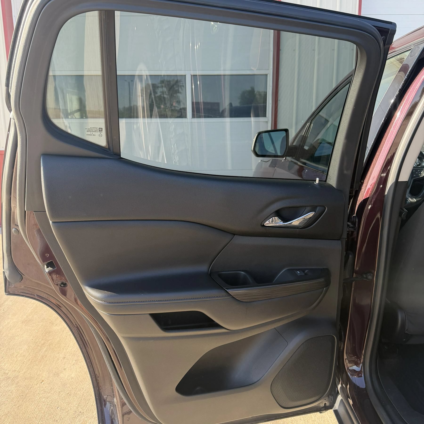Used 2017 GMC Acadia SLE w/ Driver Alert Package I AWD/4WD image 16
