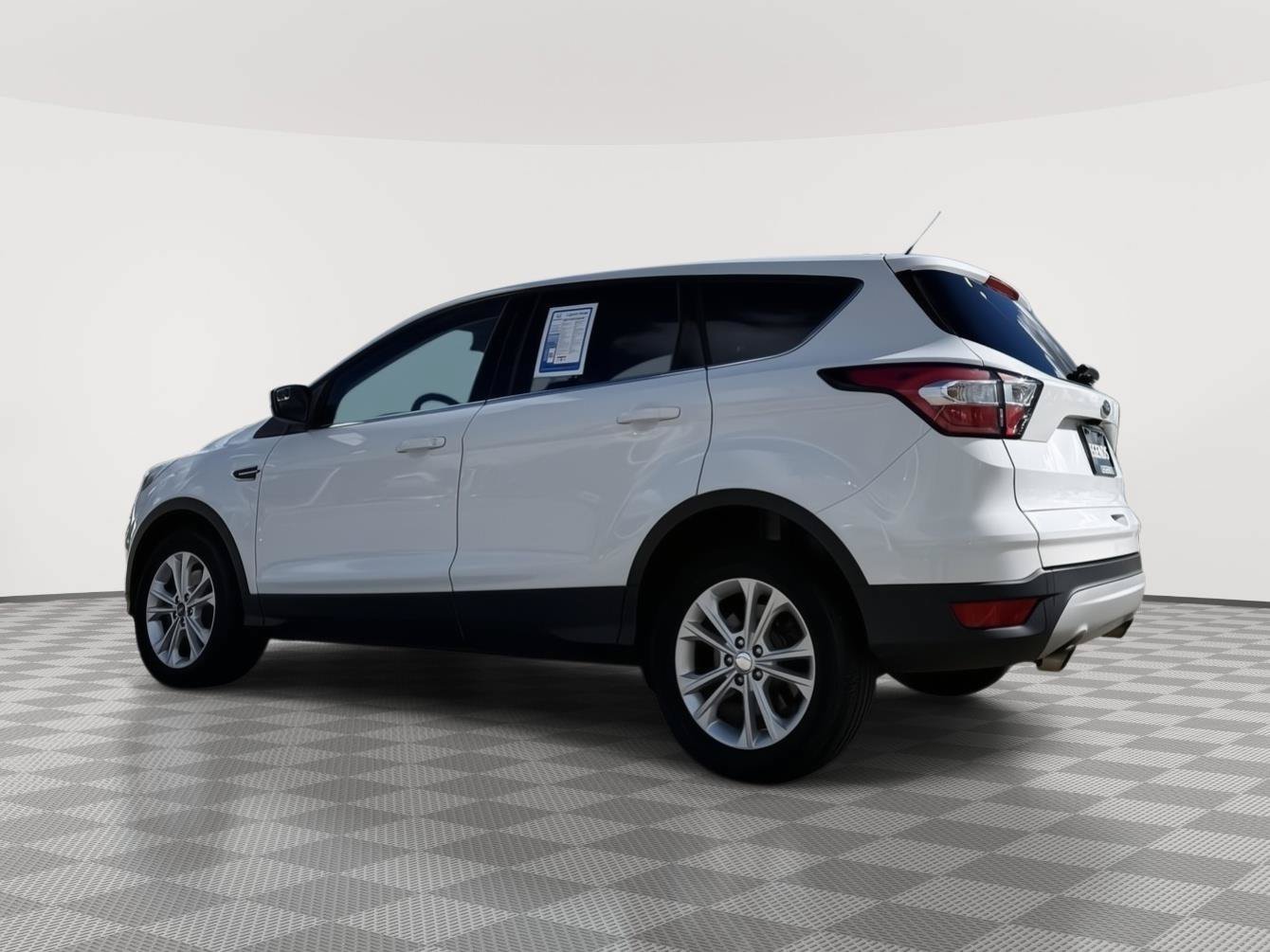 Used 2017 Ford Escape SE AWD/4WD image 4