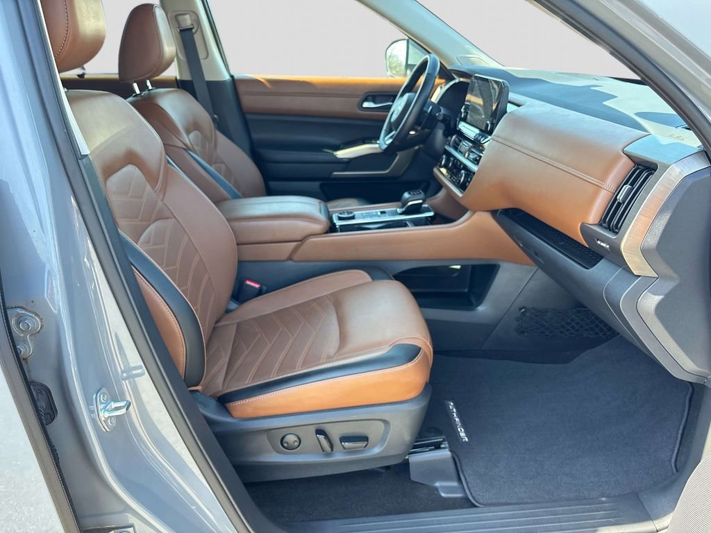 Certified 2023 Nissan Pathfinder Platinum AWD/4WD image 20