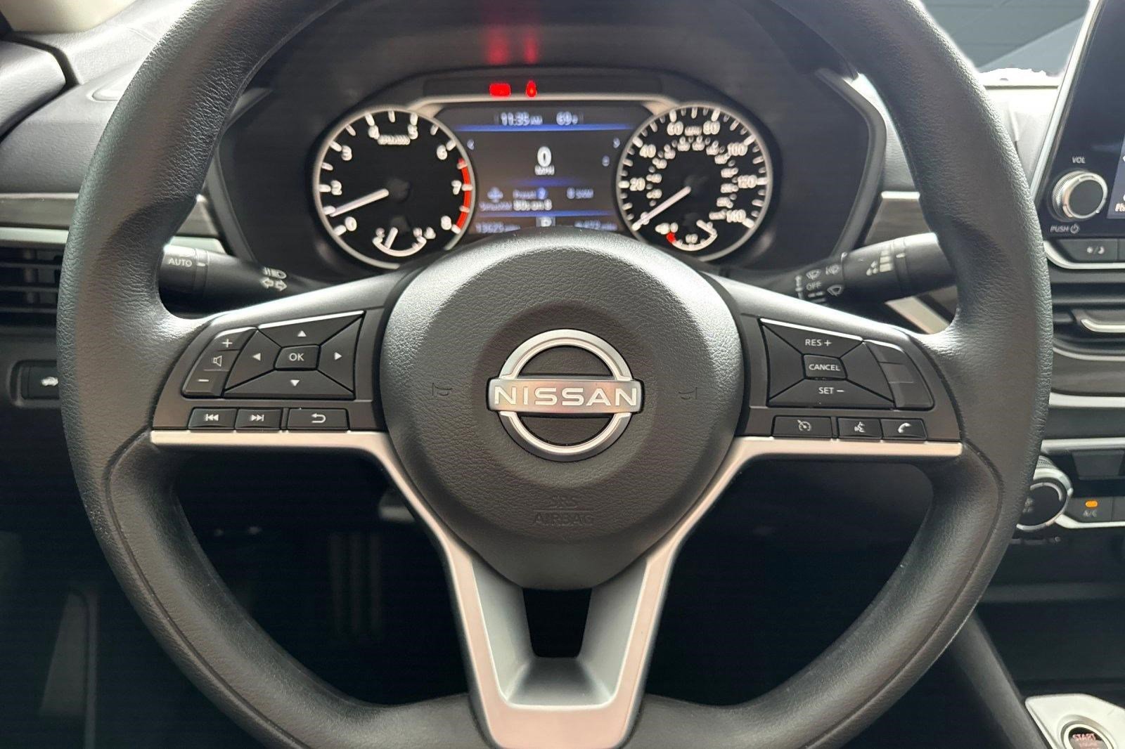 Used 2025 Nissan Altima 2.5 SV FWD image 16