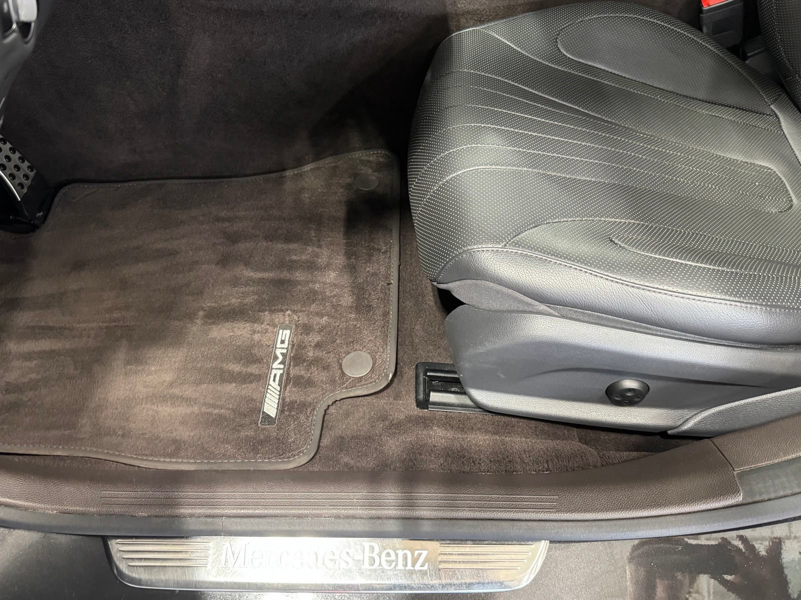 Used 2020 Mercedes-Benz CLS 450 4MATIC w/ Premium Package image 18