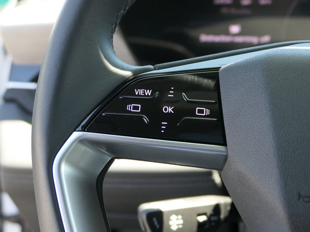 Used 2025 Audi Q6 e-tron Premium image 13