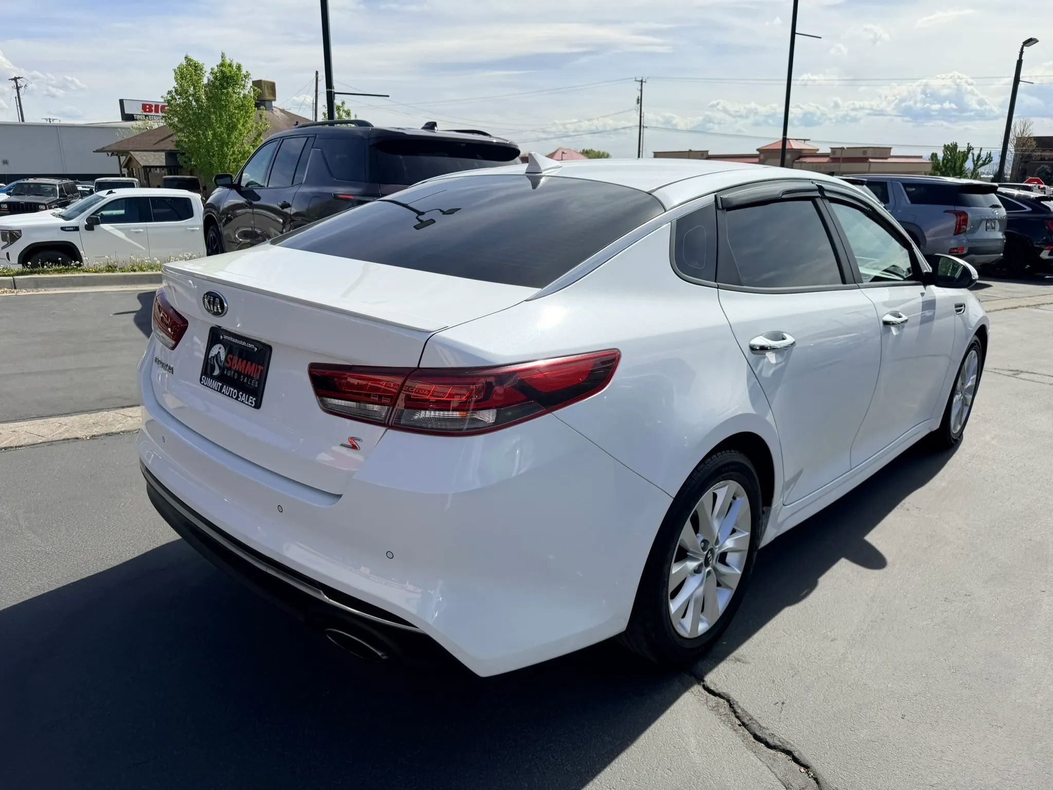 Used 2018 Kia Optima S FWD image 4
