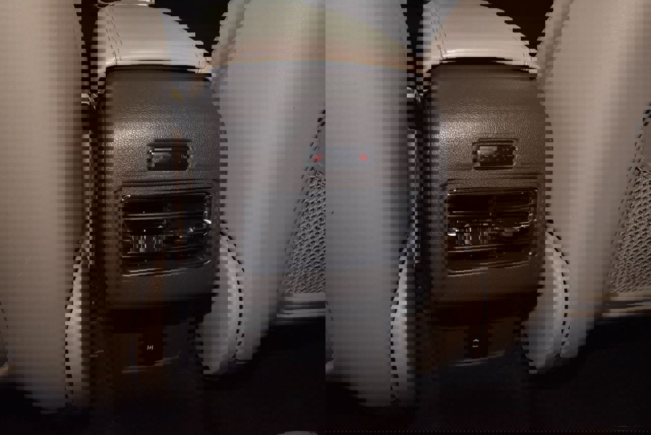 Used 2022 Lincoln Corsair FWD w/ Premium Package image 18