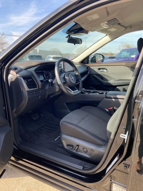 Used 2022 Nissan Rogue SV image 9