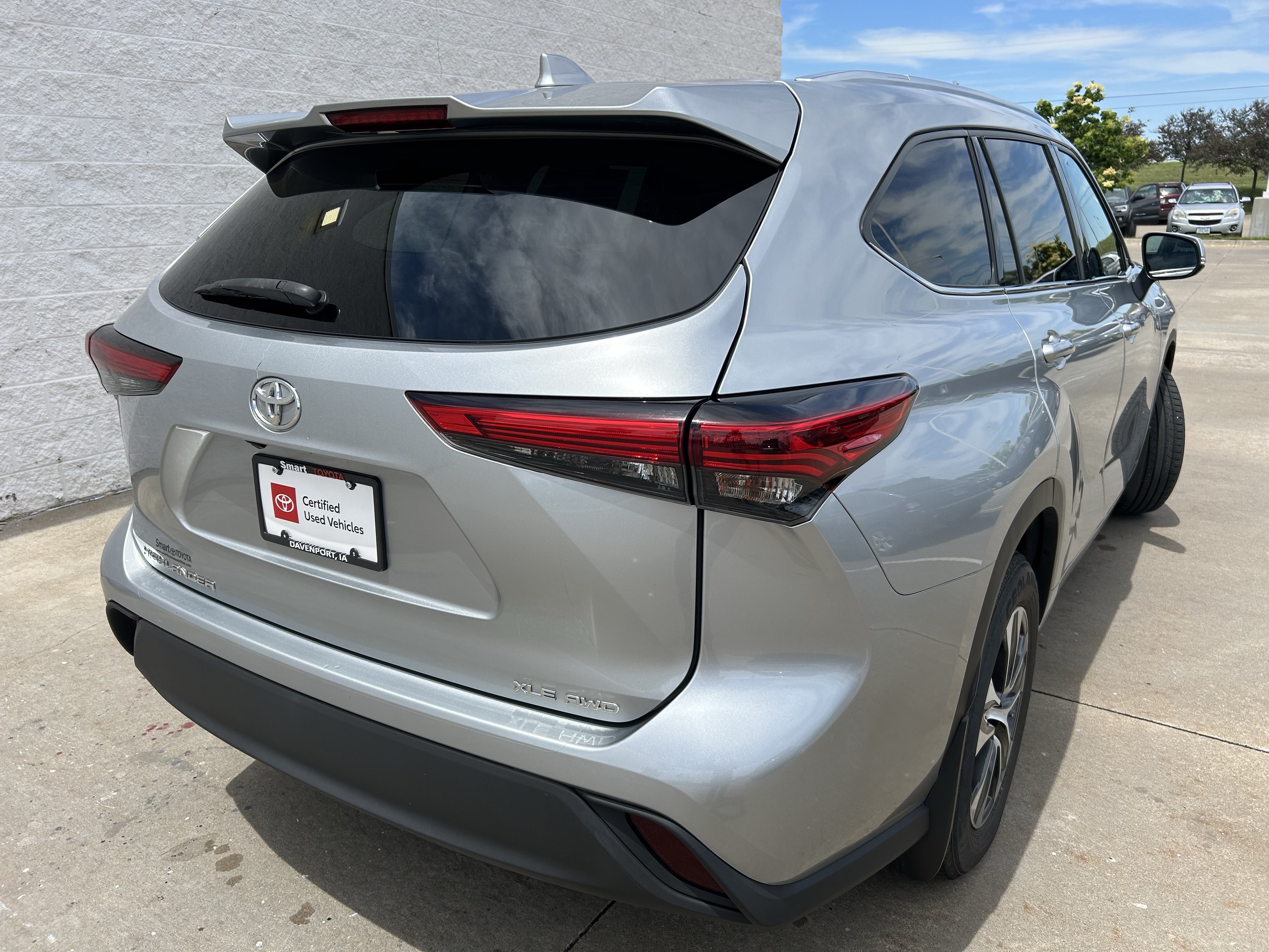 Certified 2020 Toyota Highlander XLE AWD/4WD image 6