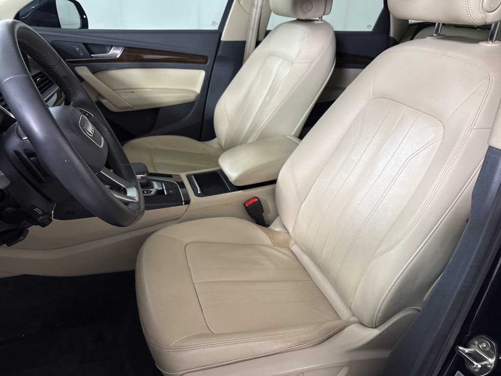 Used 2019 Audi Q5 2.0T Premium w/ Convenience Package AWD/4WD image 11