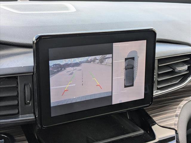 Used 2023 Ford Explorer Limited image 12