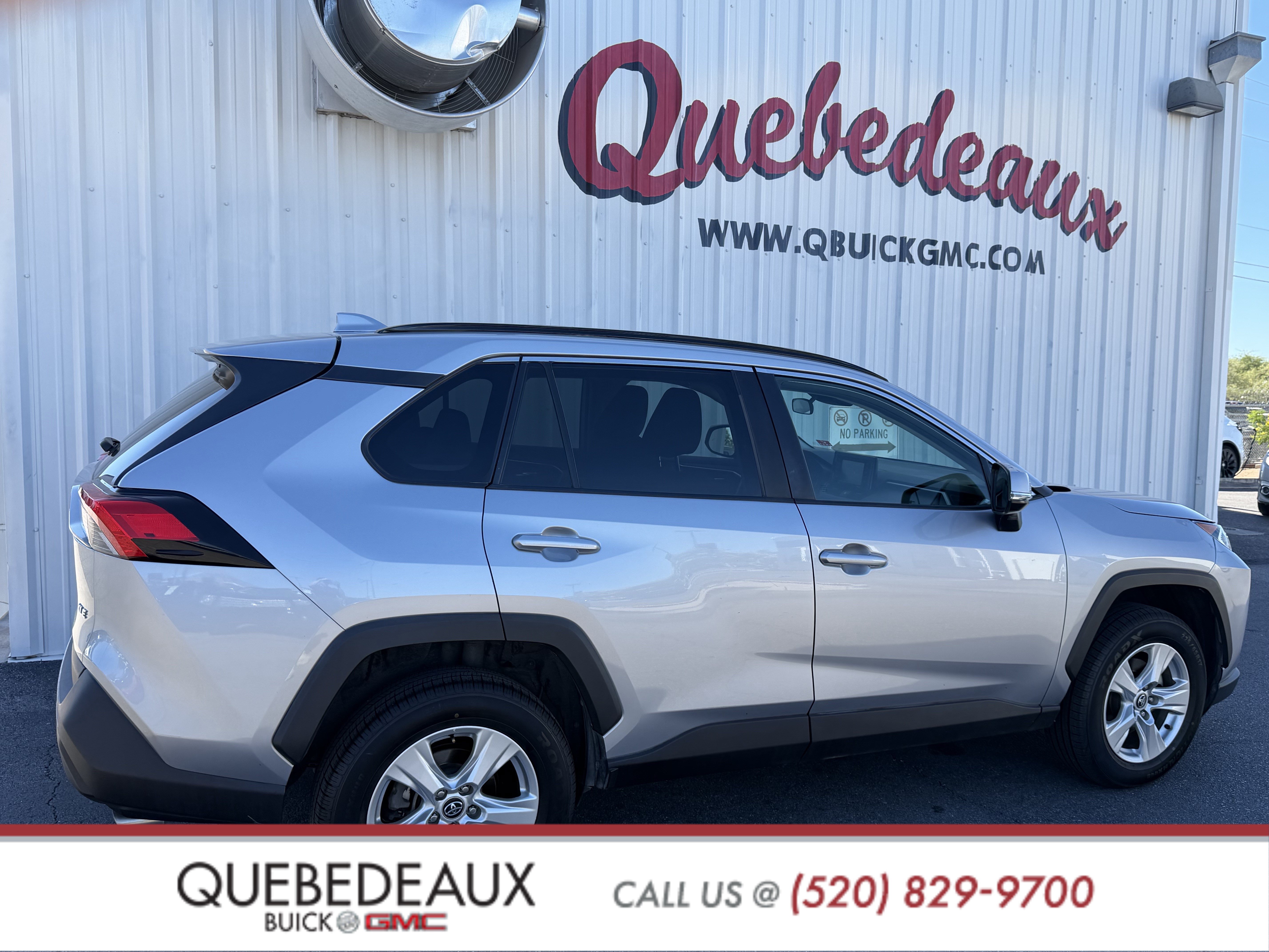 Used 2020 Toyota RAV4 XLE FWD image 4