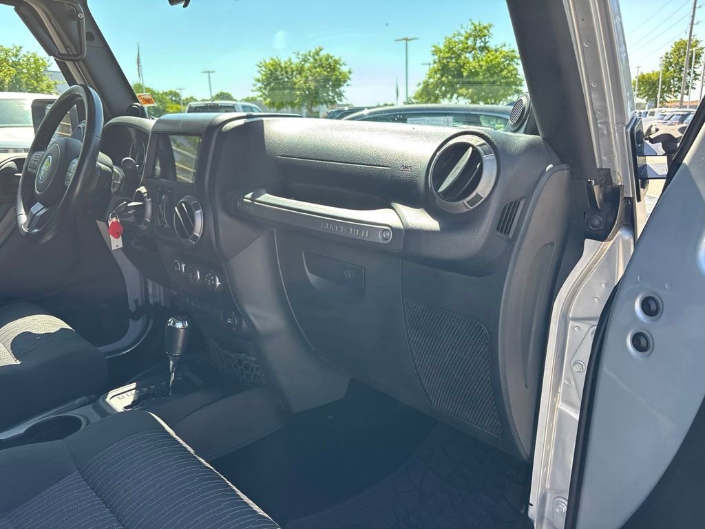 Used 2011 Jeep Wrangler Unlimited Sport AWD/4WD image 44