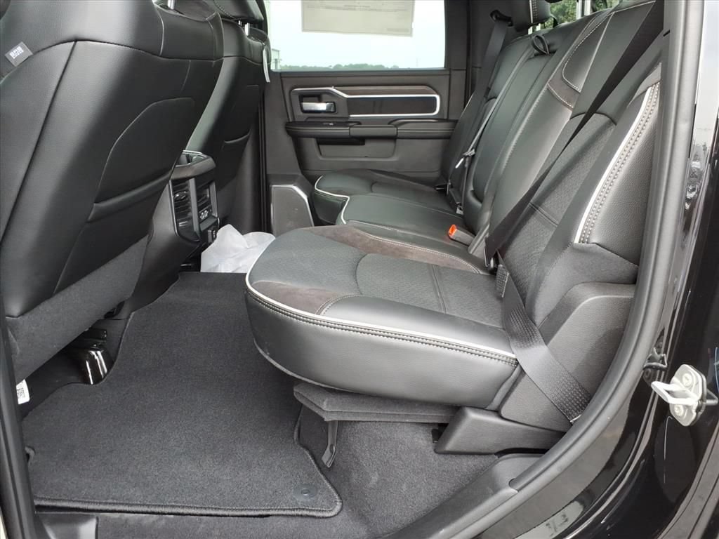 New 2026 RAM 2500 Laramie AWD/4WD image 10