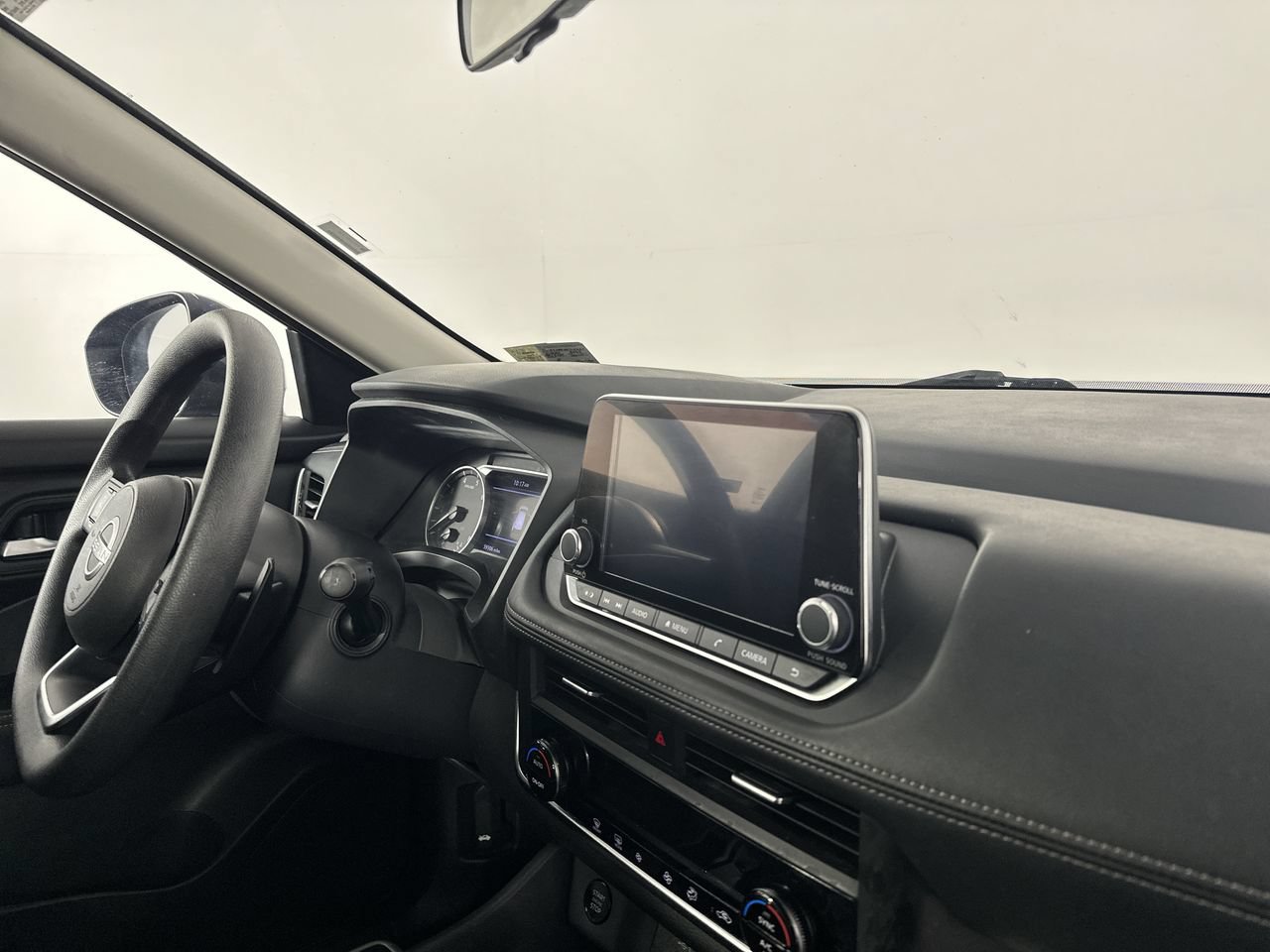 Used 2024 Nissan Rogue SV AWD/4WD image 14