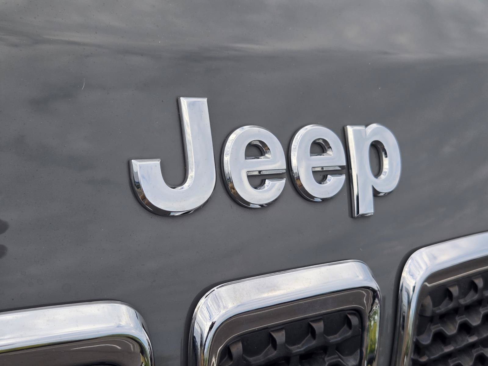 Used 2022 Jeep Cherokee Latitude Lux FWD image 6