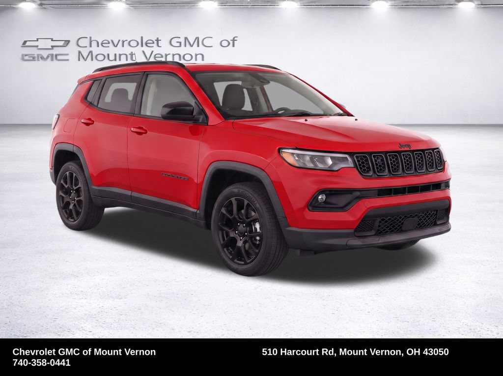 Used 2025 Jeep Compass Latitude w/ Altitude Special Edition AWD/4WD image 2
