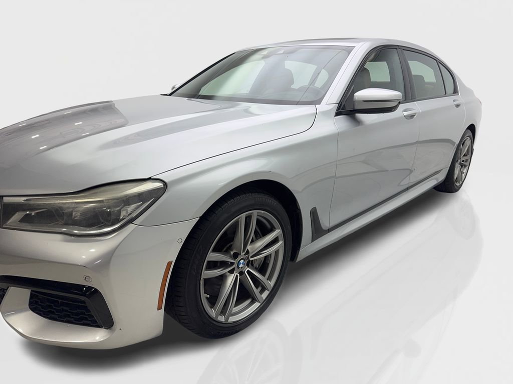 Used 2017 BMW 750i xDrive image 11