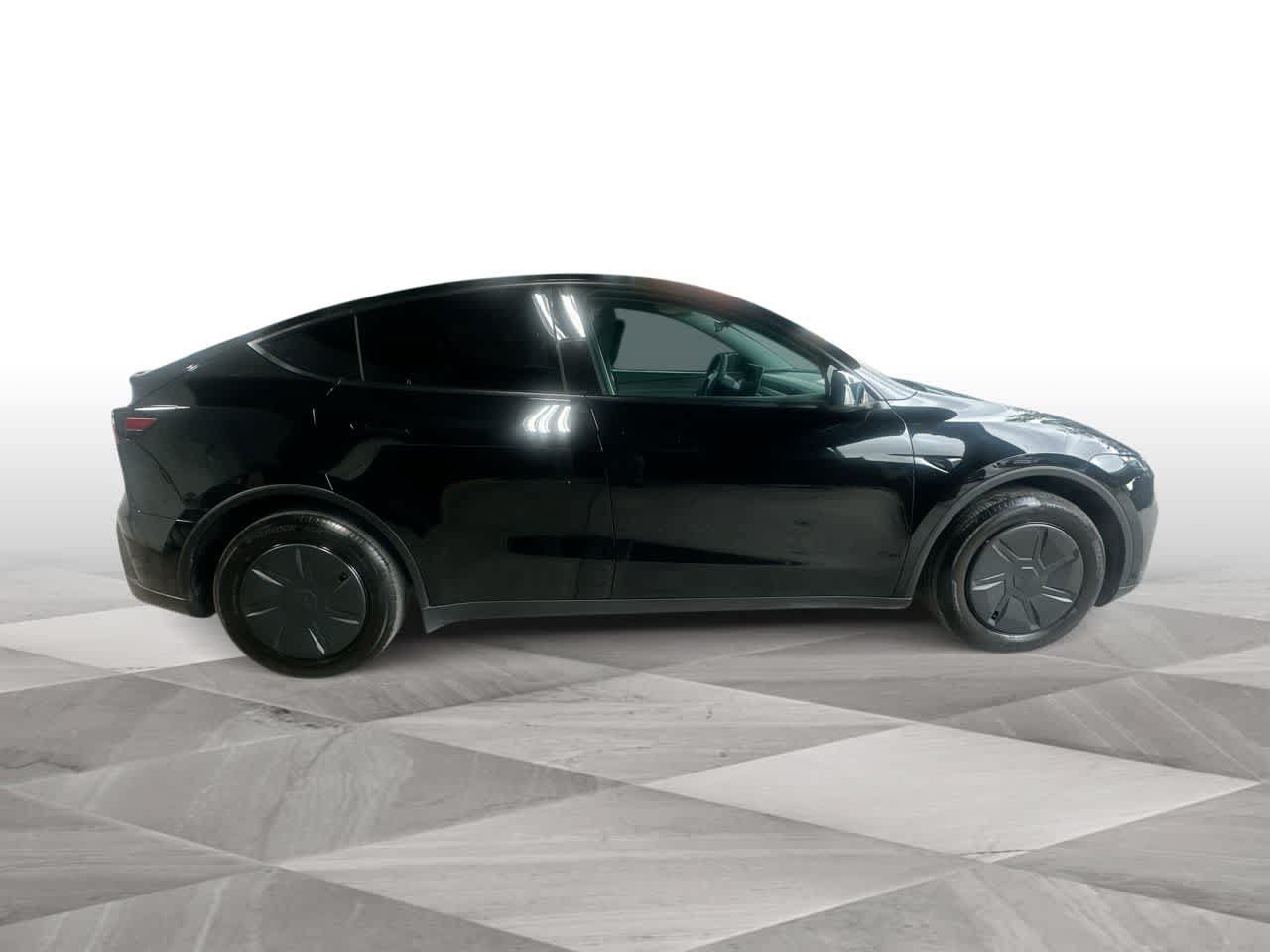 Used 2026 Tesla Model Y 2WD image 9