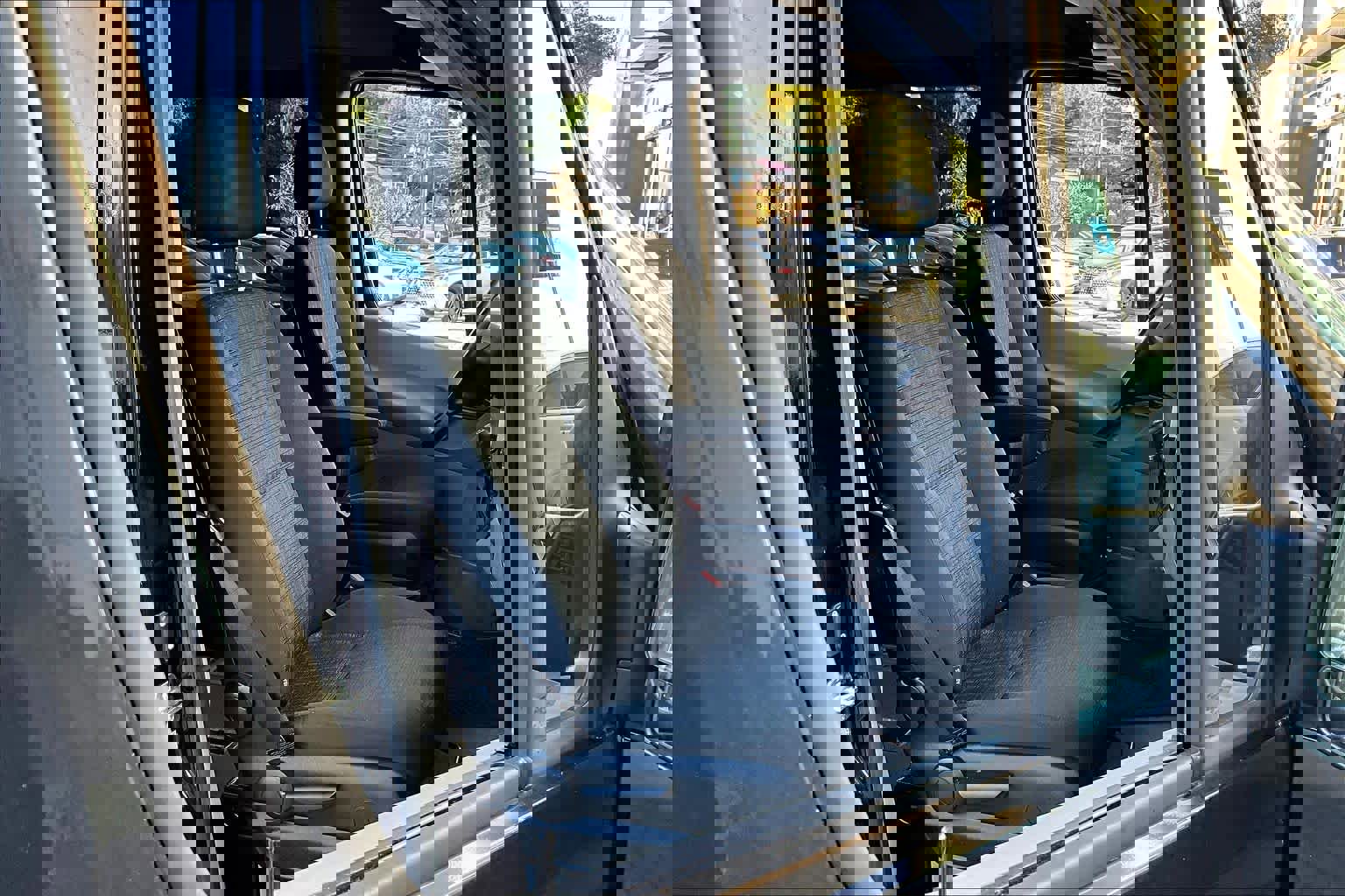 Used 2016 Mercedes-Benz Sprinter 2500 image 9