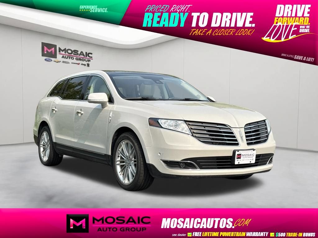 Used 2019 Lincoln MKT AWD image 1