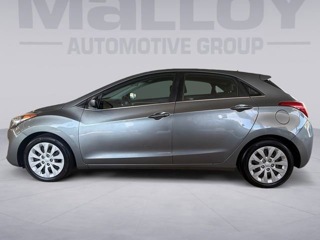 Used 2017 Hyundai Elantra GT FWD image 2