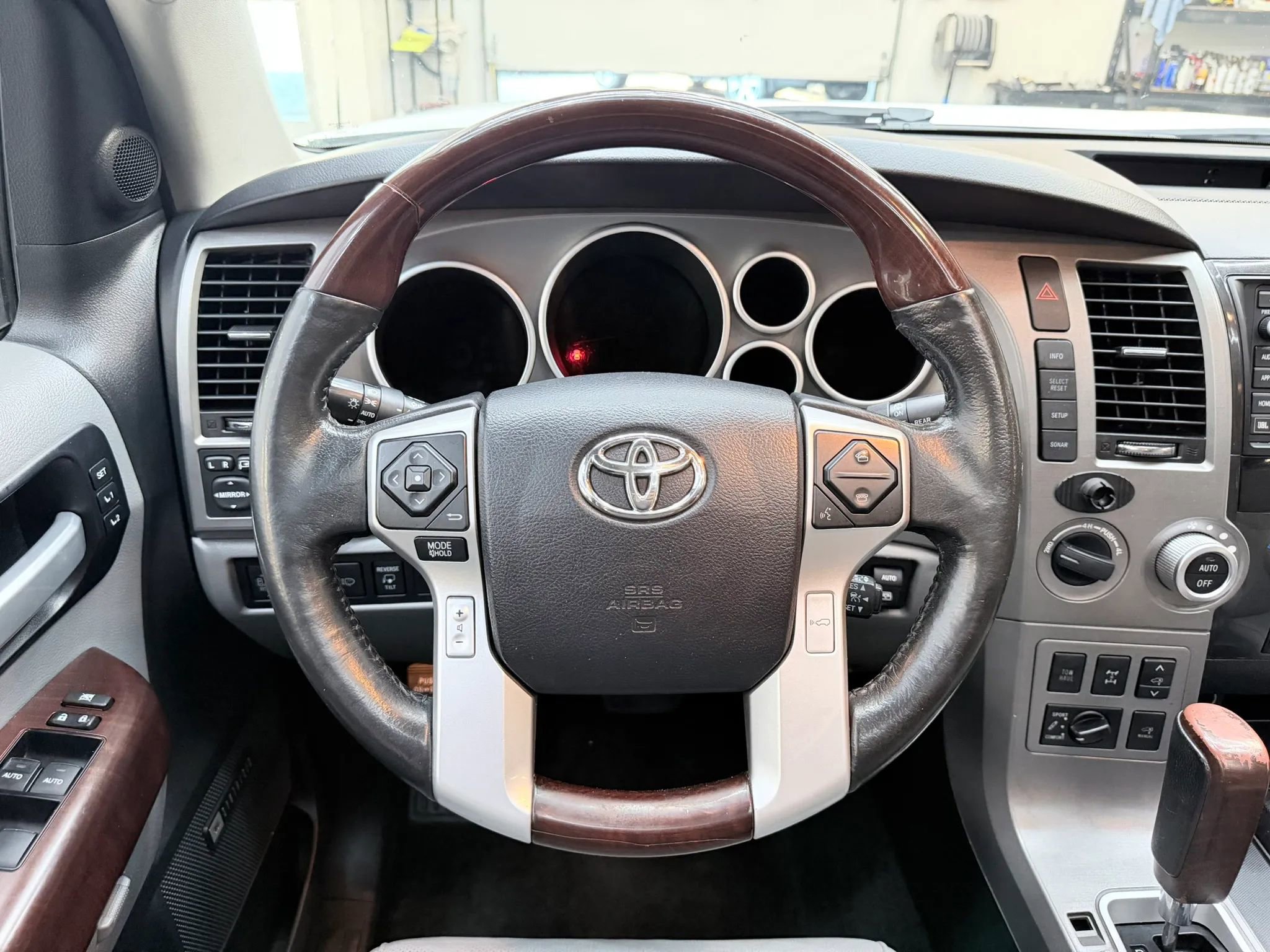 Used 2015 Toyota Sequoia Platinum AWD/4WD image 16