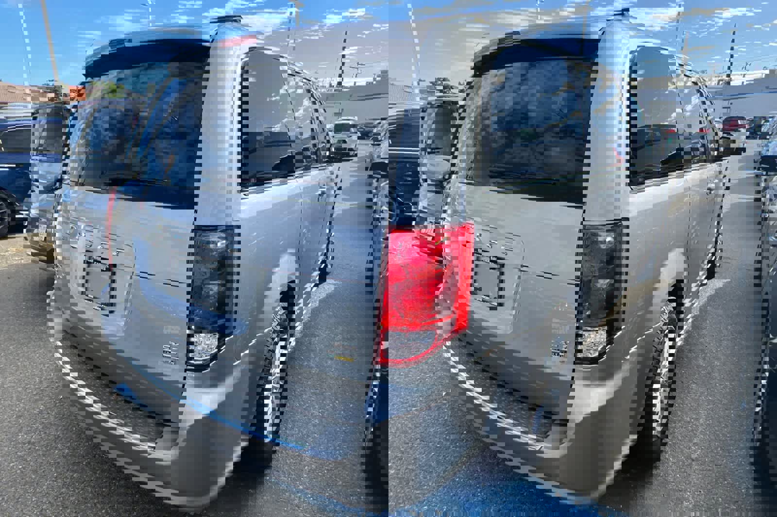 Used 2019 Dodge Grand Caravan SXT image 4