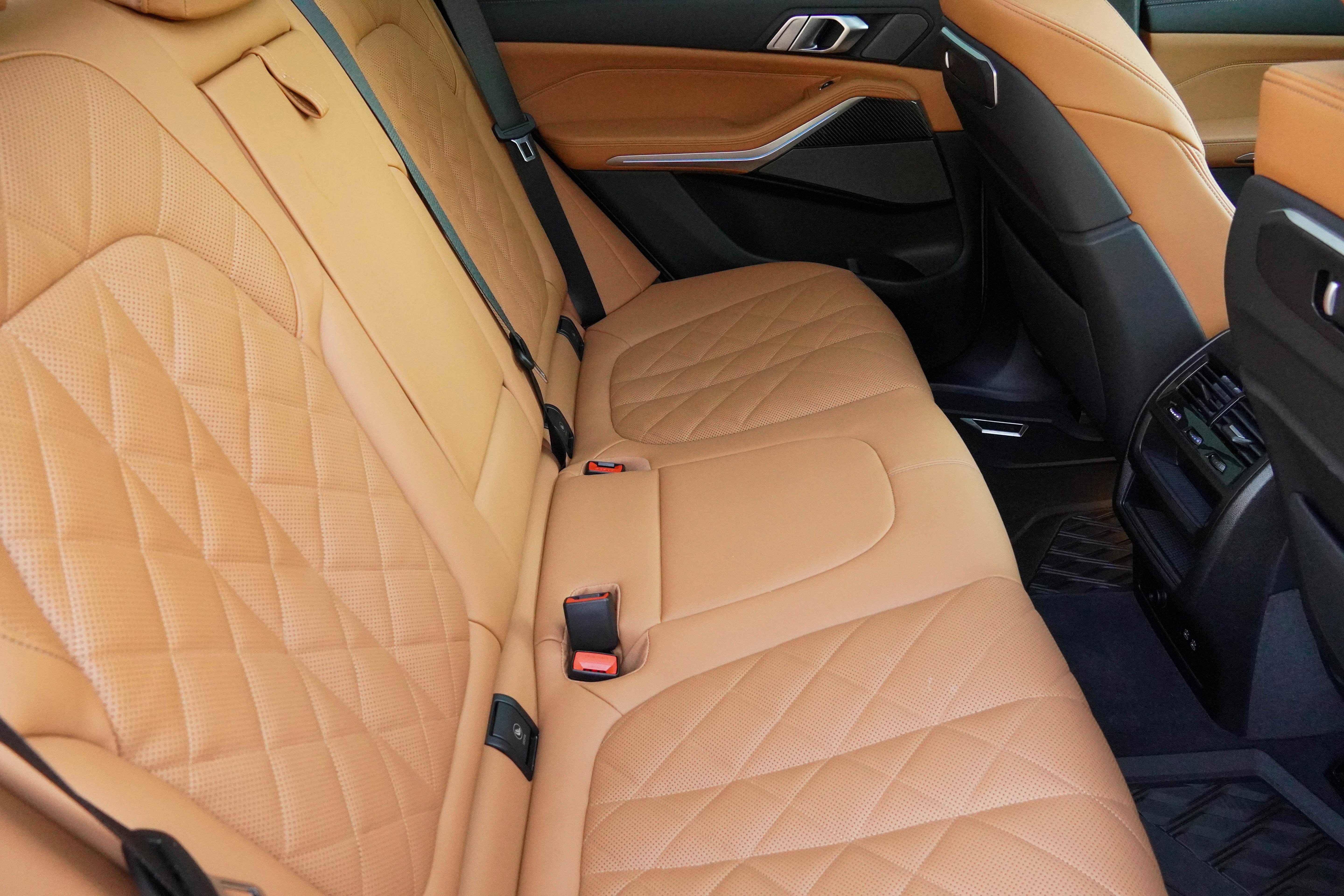 Certified 2026 BMW X5 M60i w/ Parking Assistance Package AWD/4WD image 37