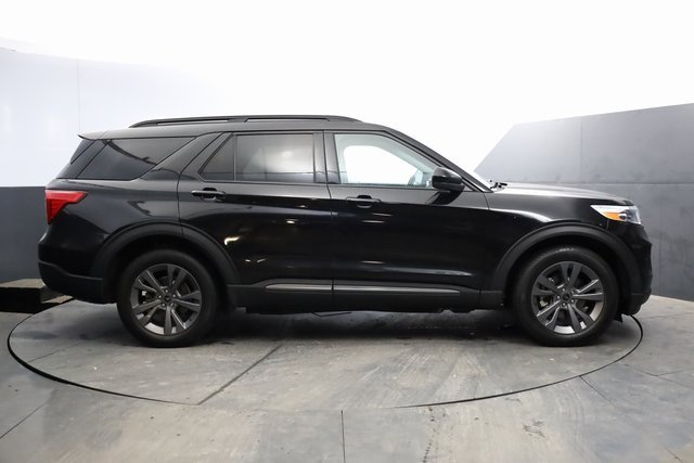 Used 2023 Ford Explorer XLT w/ Equipment Group 202A image 4