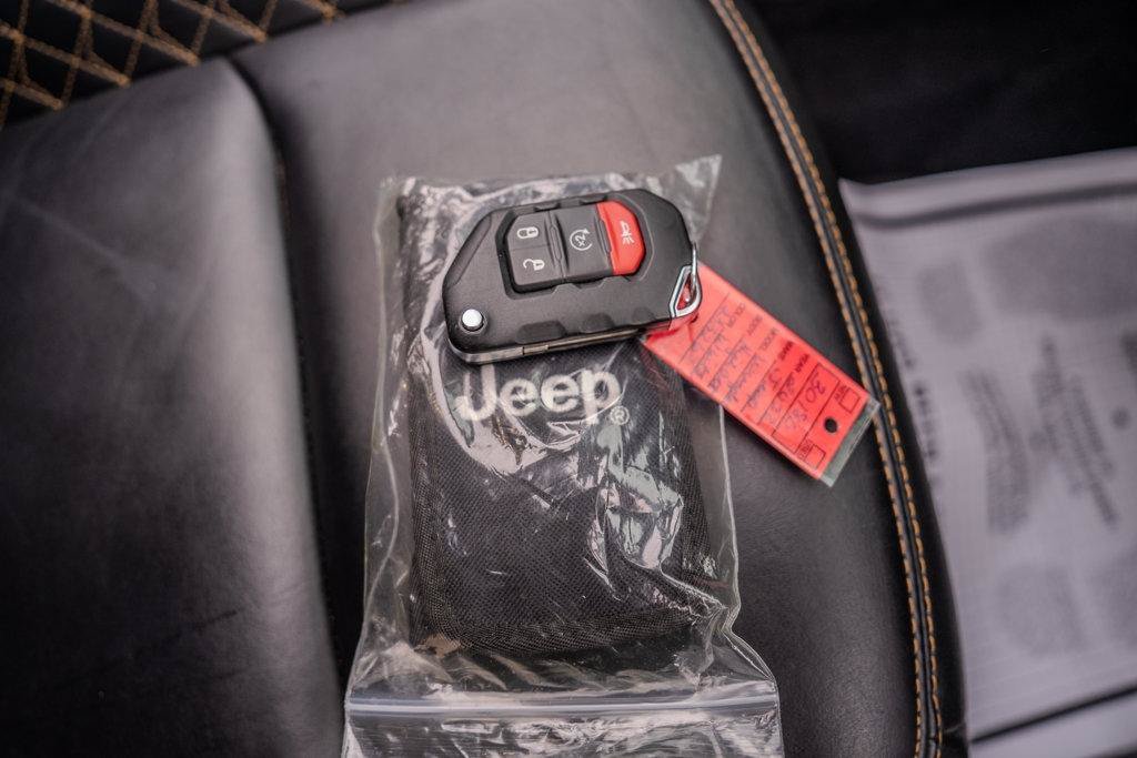 Used 2022 Jeep Wrangler Unlimited Sahara AWD/4WD image 24