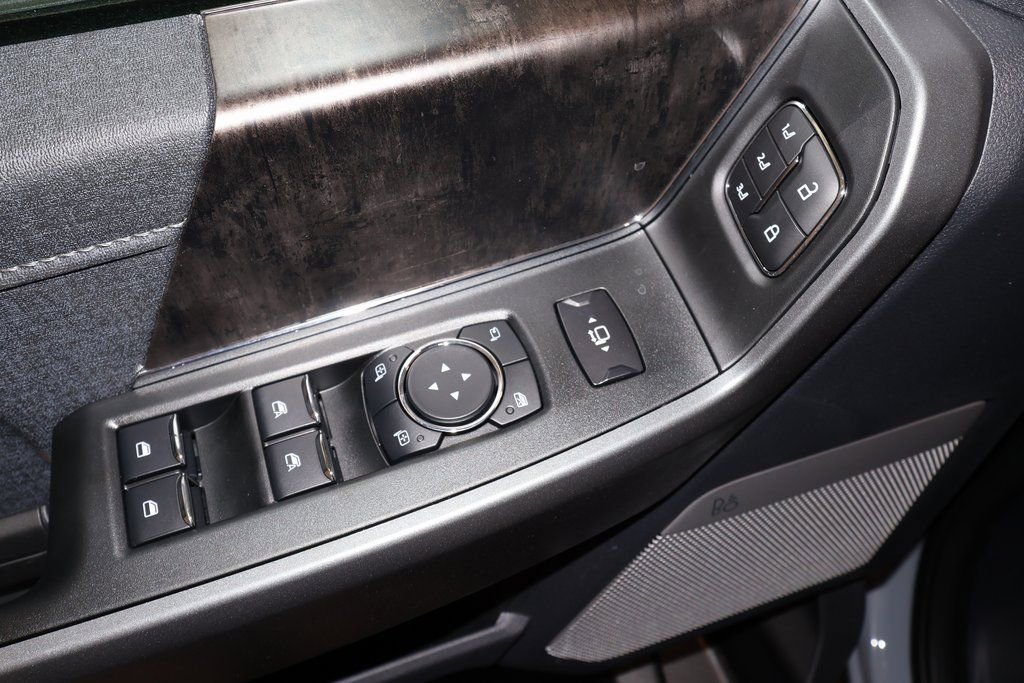 New 2026 Ford F350 Lariat w/ Black Appearance Package image 10