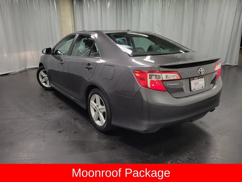 Used 2014 Toyota Camry SE w/ Moonroof Package FWD image 6