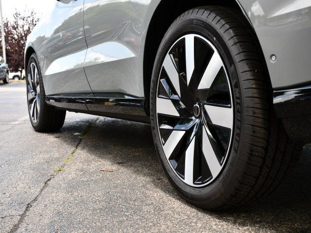 New 2025 Volvo EX90 Ultra image 9