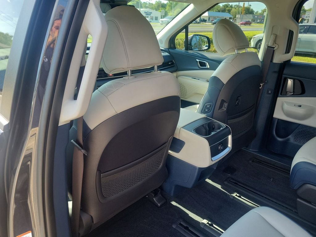 New 2026 Kia Carnival EX FWD image 17
