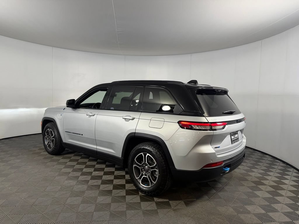 Used 2023 Jeep Grand Cherokee Trailhawk w/ Advanced Protech Group II AWD/4WD image 9
