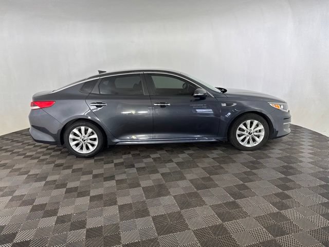 Used 2017 Kia Optima LX w/ Option Group 014 FWD image 6