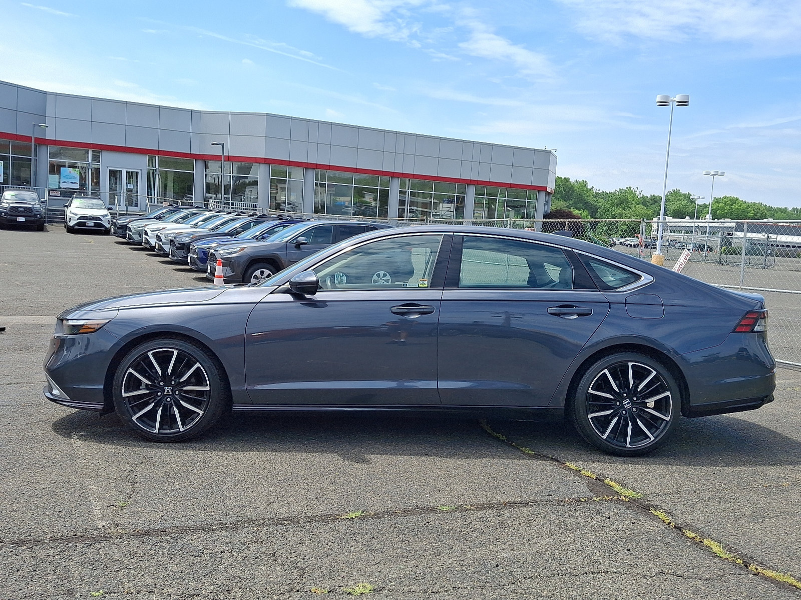 Used 2023 Honda Accord Touring image 4