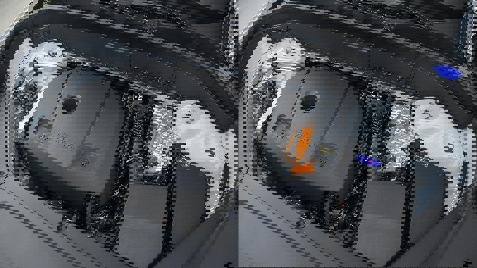 Certified 2025 Volvo XC90 T8 Plus w/ Protection Package Premier image 42