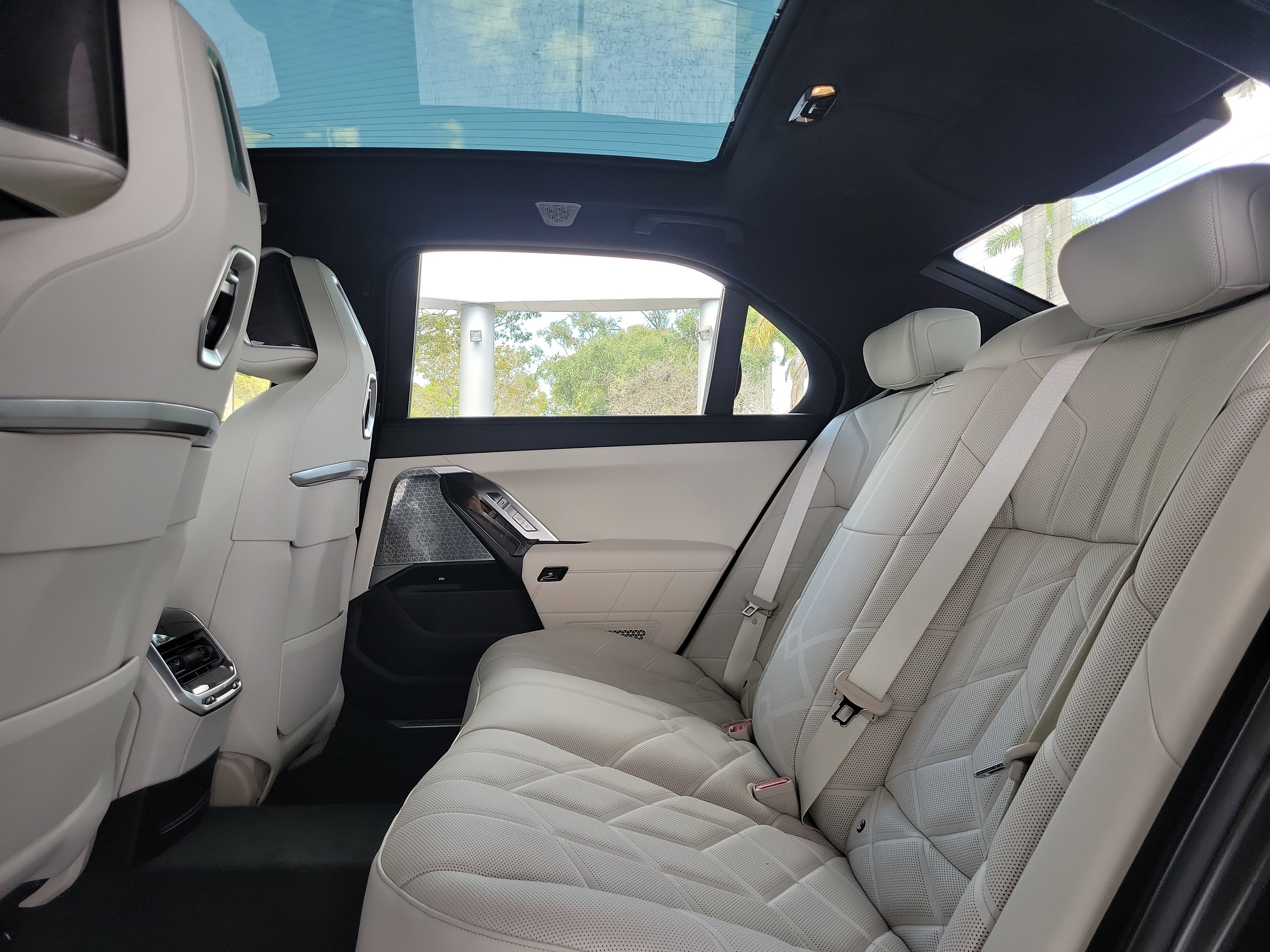 New 2026 BMW 760i xDrive AWD/4WD image 13