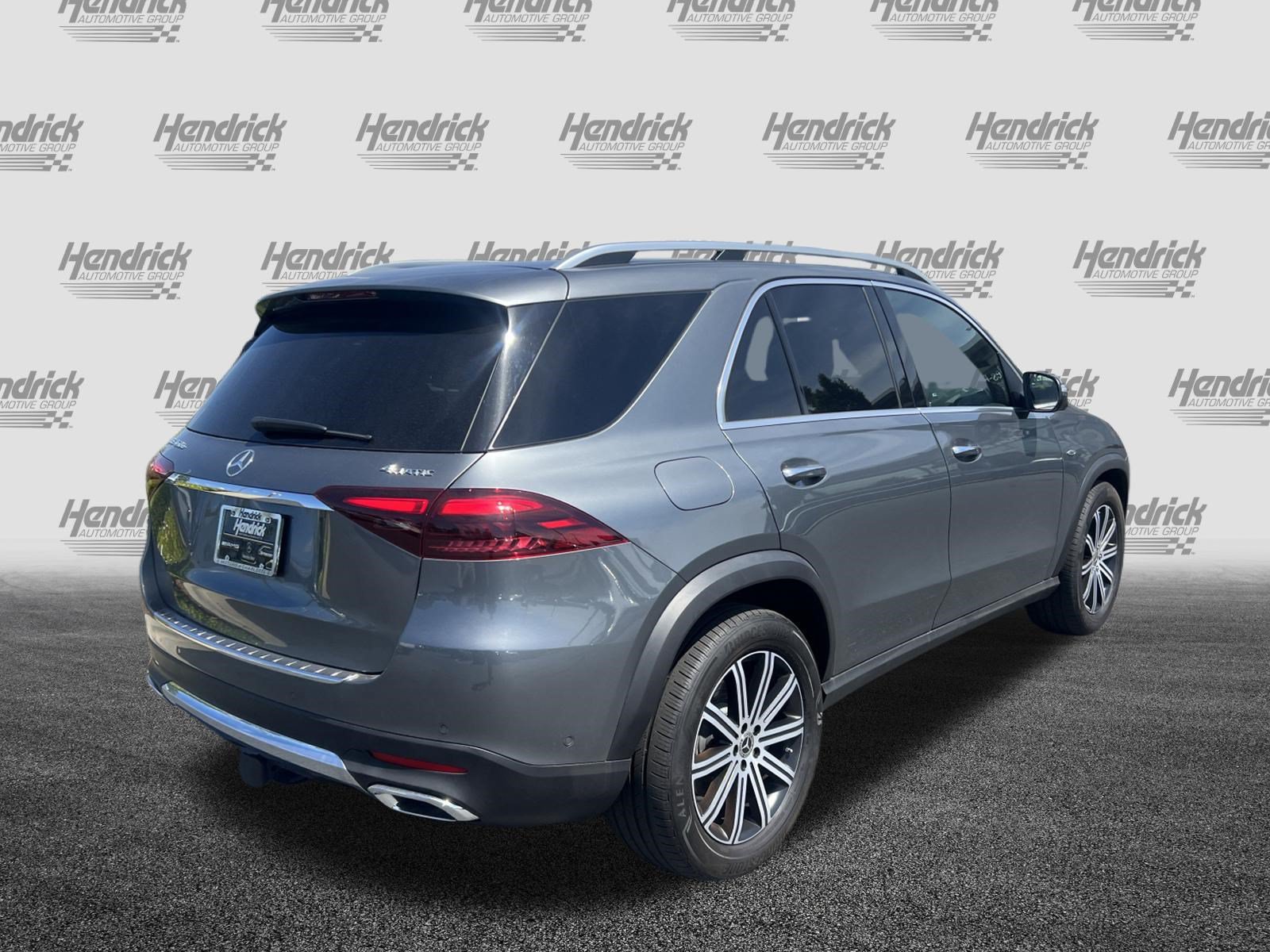 Certified 2025 Mercedes-Benz GLE 450e 4MATIC w/ Driver Assistance Package image 10