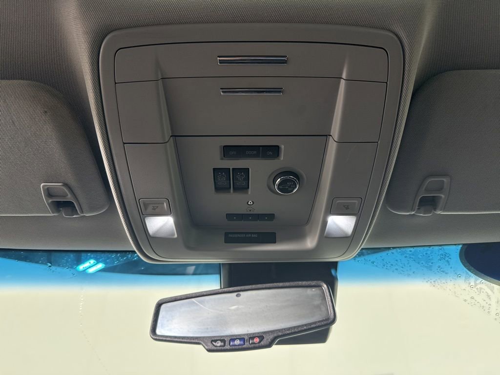 Used 2020 GMC Yukon XL SLT image 32