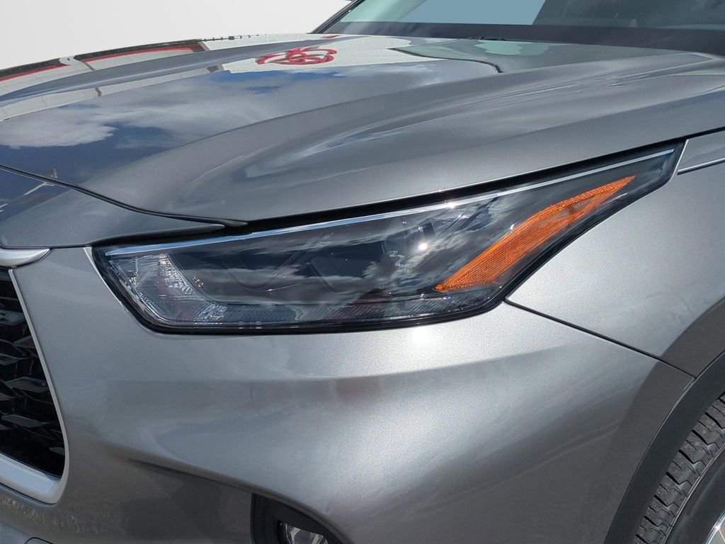 New 2026 Toyota Highlander XLE image 9