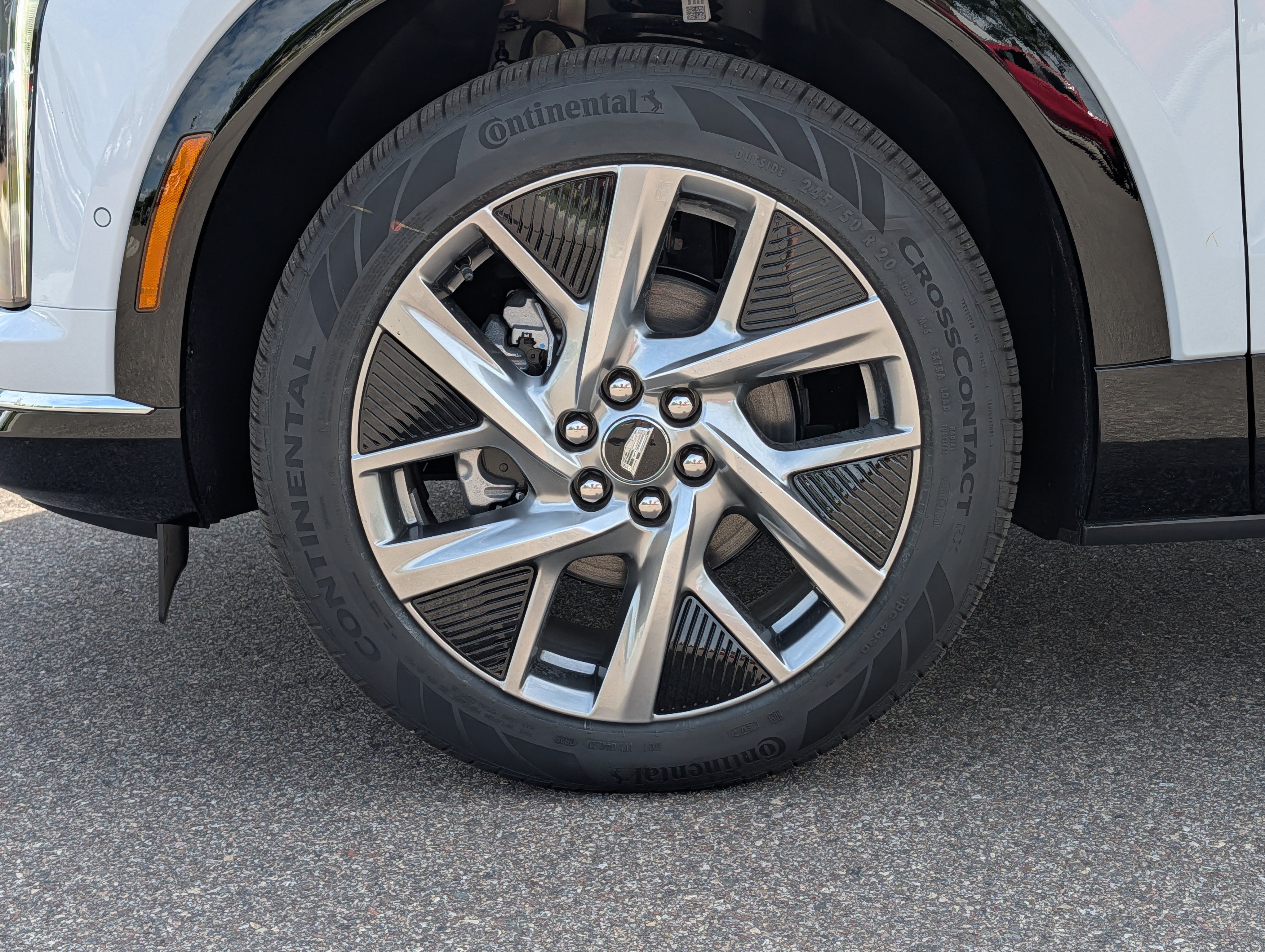 Used 2026 Cadillac Optiq Luxury 1 w/ LPO, Floor Liner Package AWD/4WD image 7